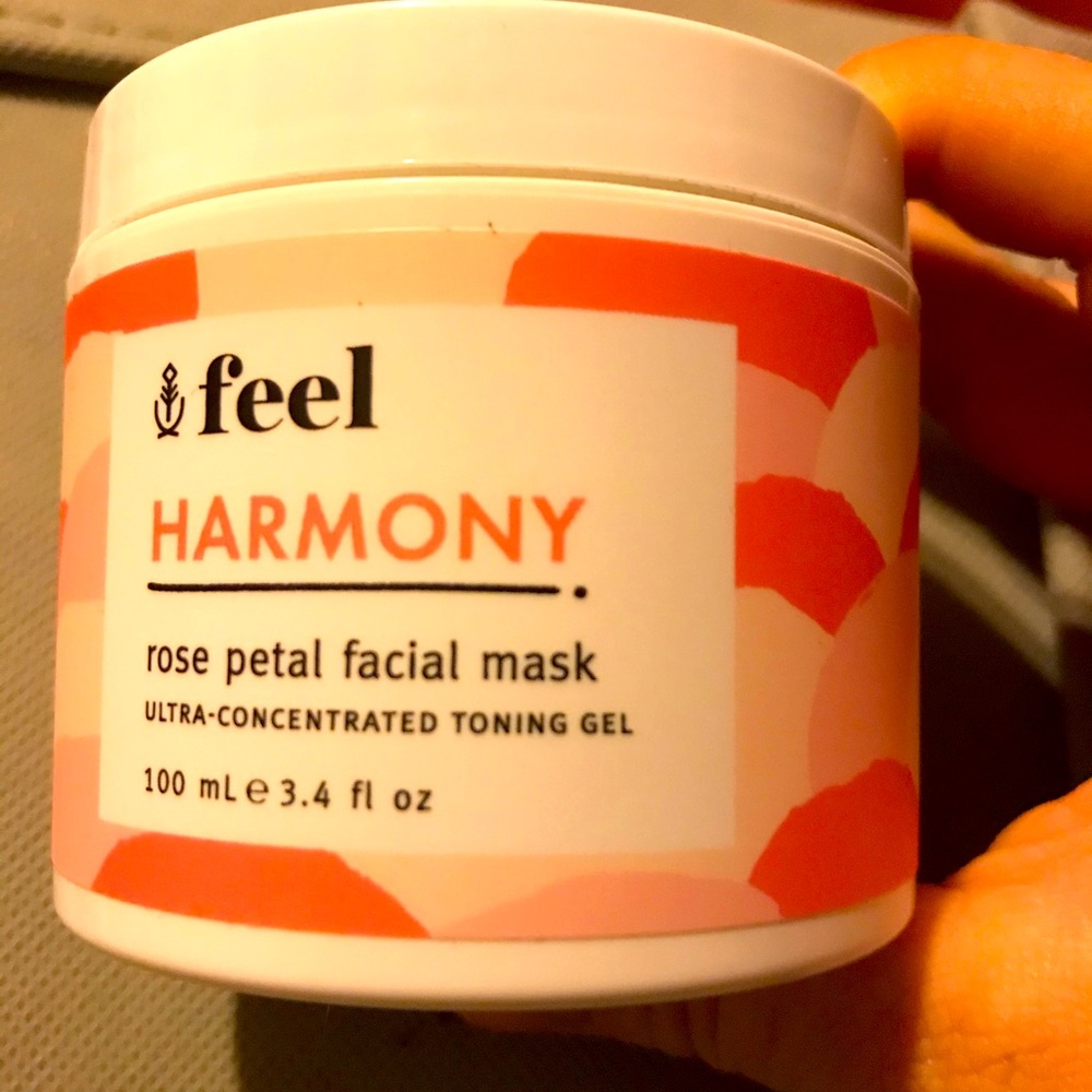 Rose petal facial mask